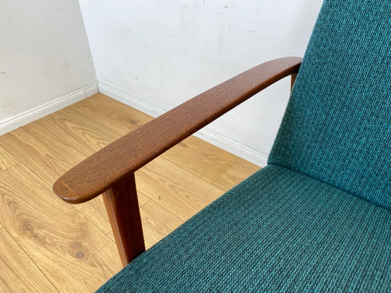 Eleganter skandinavischer Mid-Century Sessel mit Teakholz Rahmen, Federkern und petrol Blauem Original Bezug I Clubsessel Armchair Sitzgarnitur Danish Design Vintage 60er I