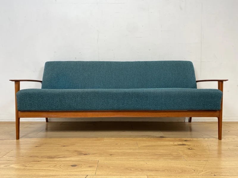 Elegantes skandinavisches Mid-Century Sofa mit Schlaffunktion , Teakholz Rahmen, und petrol Blauem Original Bezug I Couch Schlafsofa Schlafcouch Daybed Sitzgarnitur Danish Design Vintage 60er I