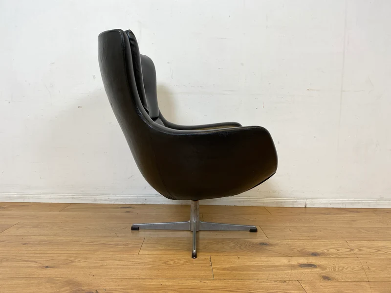 Formschöner skandinavischer Space Age Drehsessel mit Kunstleder Bezug bau ähnlich mit Eggchair I Sessel Ledersessel Armchair Designersessel Ei Lesesessel Vintage 70er I