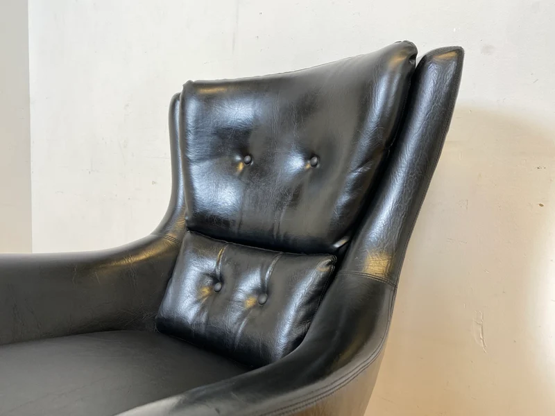 Formschöner skandinavischer Space Age Drehsessel mit Kunstleder Bezug bau ähnlich mit Eggchair I Sessel Ledersessel Armchair Designersessel Ei Lesesessel Vintage 70er I