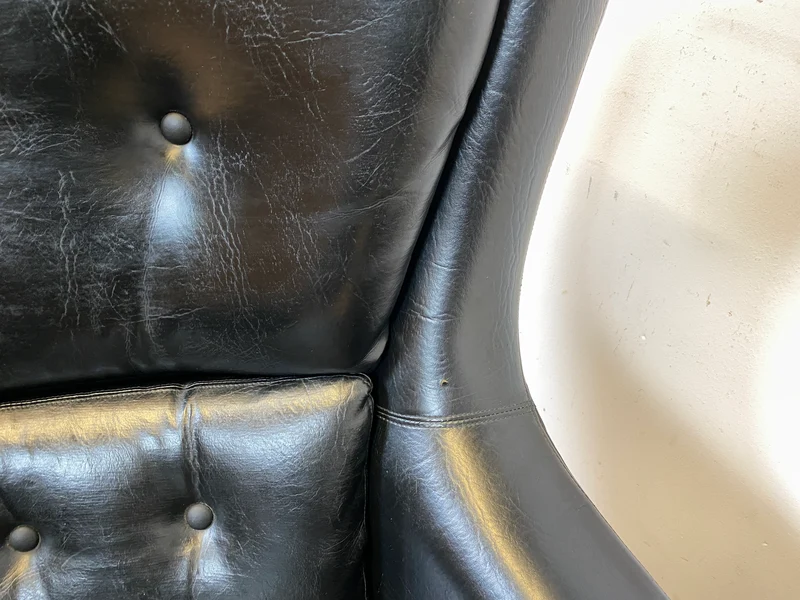 Formschöner skandinavischer Space Age Drehsessel mit Kunstleder Bezug bau ähnlich mit Eggchair I Sessel Ledersessel Armchair Designersessel Ei Lesesessel Vintage 70er I