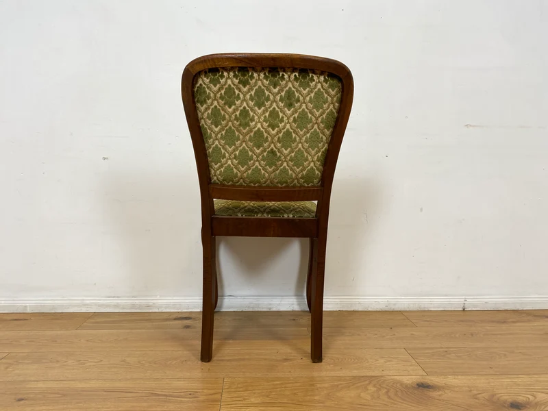 WMK I Sehr eleganter handverzierter 30er Jahre Chippendale Esszimmerstuhl mit hochwertigem Brokat Bezug