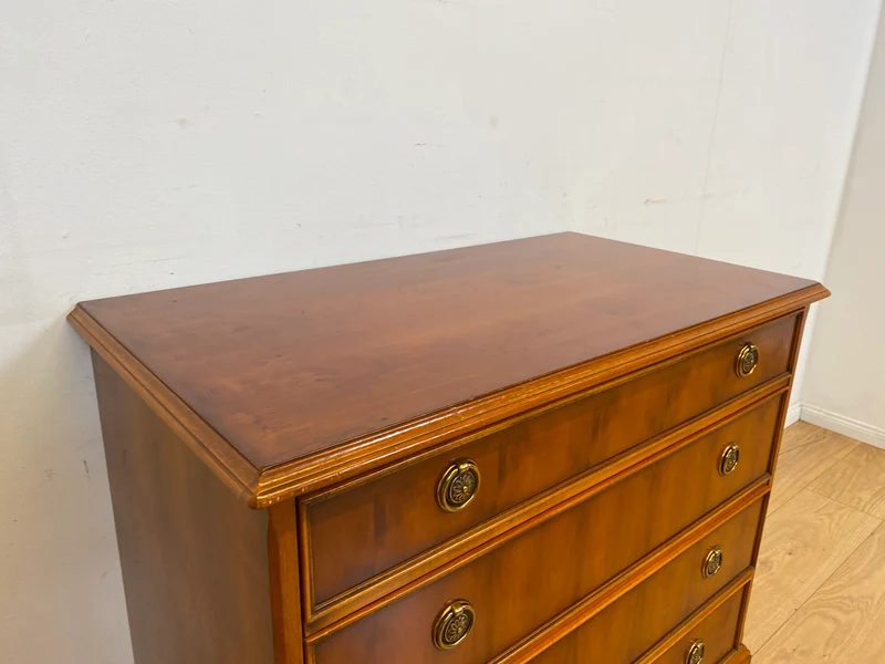 Hochwertige Stilmöbel Kommode , ein Original von Heldense im Stile des Biedermeier mit Schubladen