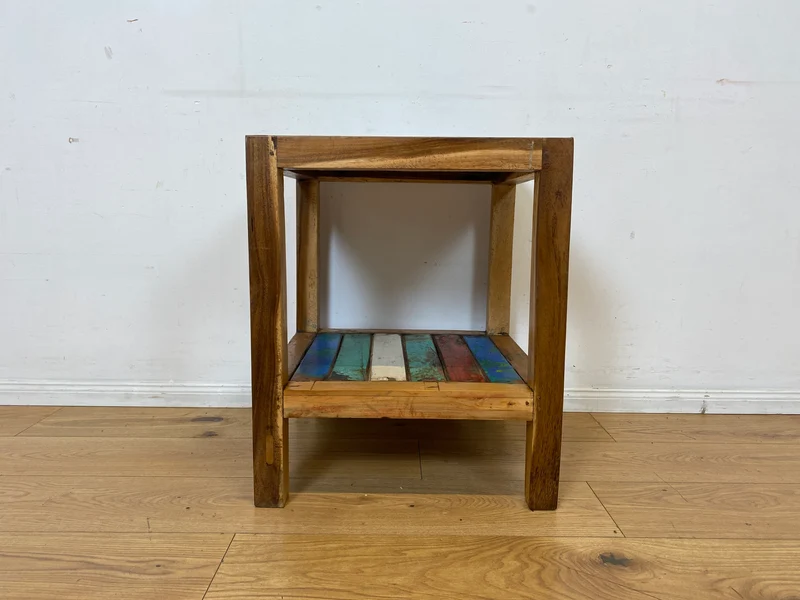 Einzigartige und nachhaltige Ablage handgefertigt aus altem Bootsholz in Originalfarben