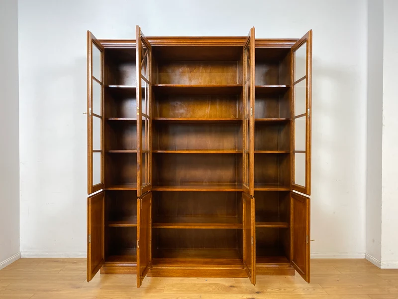 Stilvolle Vintage Vitrine im englischem Stil mit Sprossenfenstern I Büchervitrine Bücherschrank Bücherregal Regal Wohnzimmerschrank Highboard Wohnwand Stilmöbel Regency I