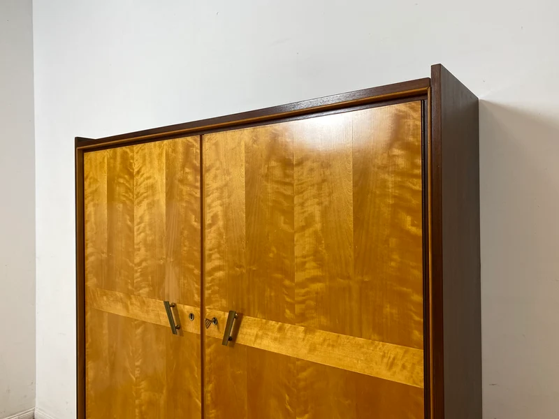 Stilvoller und besonders schmaler Mid-Century Schrank mit Regalböden I Flurschrank Wäscheschrank Kleiderschrank Garderobe Schuhschrank Rockabilly Vintage 50er 60er I