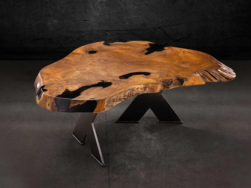 Wohzimmer Tisch LOFTY Teakholz Baumscheibe mit Epoxidharz und Baumkante auf Rohstahl Untergestell