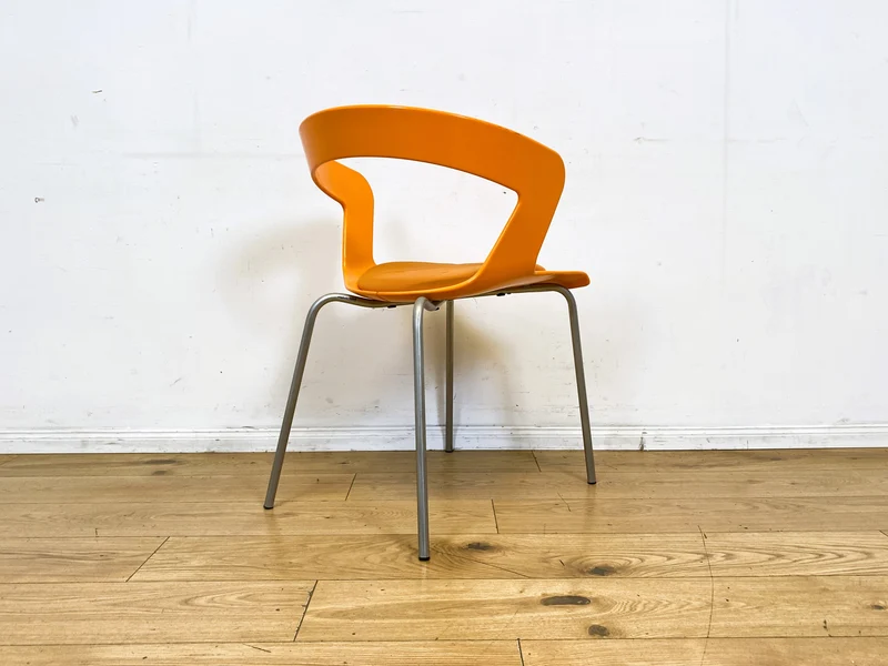 Oranger stapelbarer Stuhl Ibis von Metalmobil Arrredo aus Kunststoff I Stapelstuhl Stapelstühle Plastikstuhl Küchenstuhl Balkonstuhl Konferenzstuhl Bistrostuhl Gastro Space Age Stil I