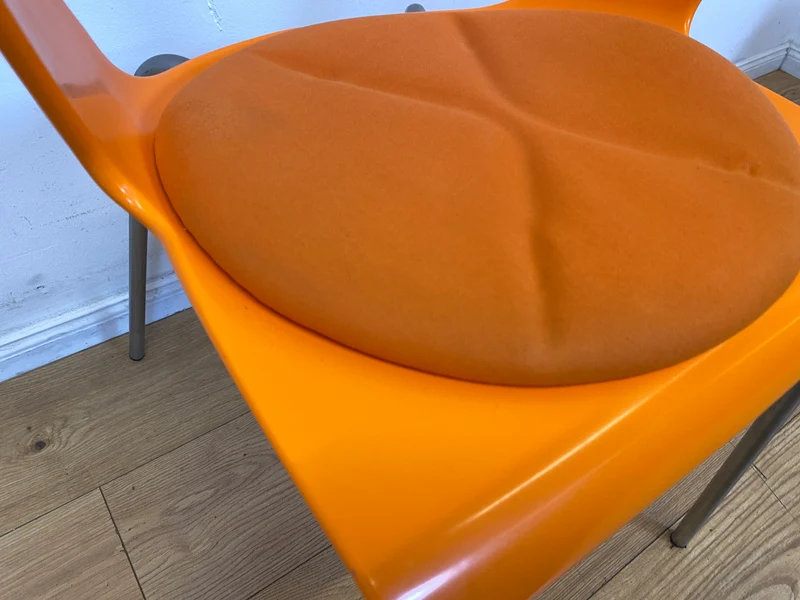Oranger stapelbarer Stuhl Ibis von Metalmobil Arrredo aus Kunststoff I Stapelstuhl Stapelstühle Plastikstuhl Küchenstuhl Balkonstuhl Konferenzstuhl Bistrostuhl Gastro Space Age Stil I