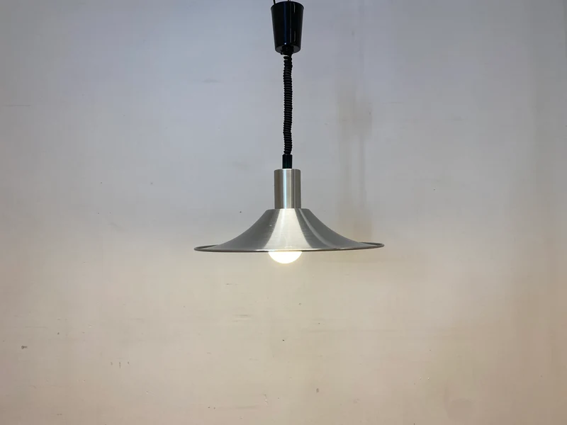 WMK I Stilvolle höhenverstellbare skandinavische Space Age Designer Pendelleuchte von Belid in Chrom