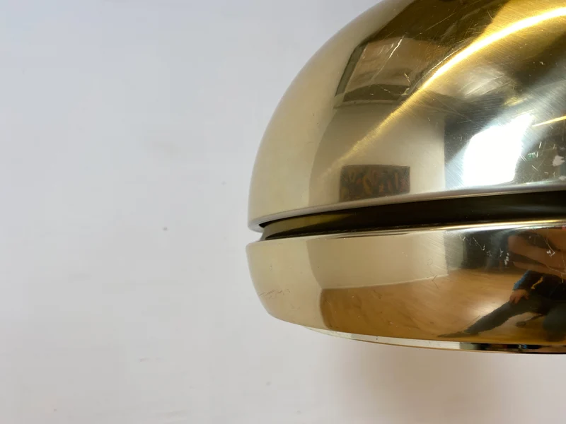 WMK I Seltene goldene skandinavische 70er Jahre Space Age Hängelampe aus Aluminium