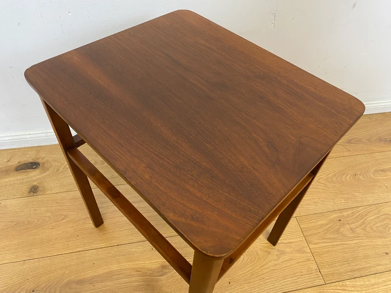 WMK I Edler und gut erhaltener kleiner skandinavischer Mid-Century Beistelltisch in Teakholz I Tisch Ablage Couchtisch Blumentisch Nachttisch Danish Design Vintage 60er Teak I