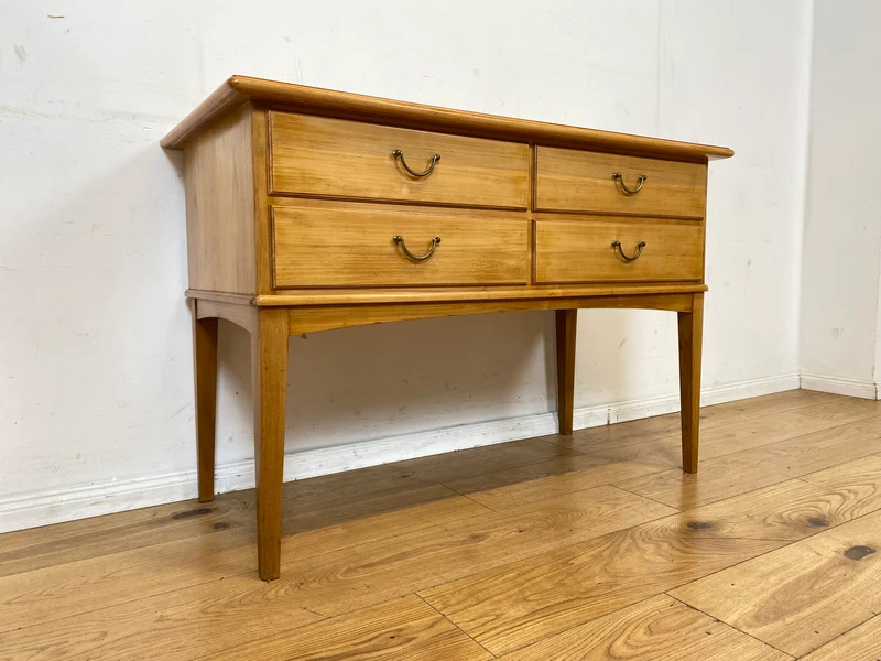 Hochwertige helle Mid-Century Kommode aus vollem Holz mit Schubladen & Messinggriffen I Sideboard Anrichte Schubladenkommode Schrank Wäschekommode Flurkommode Vintage 50er 60er