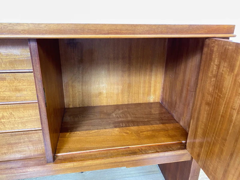 Imposante und sehr geräumige 30er Jahre Art Deco Anrichte aus vollem Holz mit innenliegenden Schubladen I Schrank Sideboard Kommode Wäschekommode Wickelkommode Vintage I