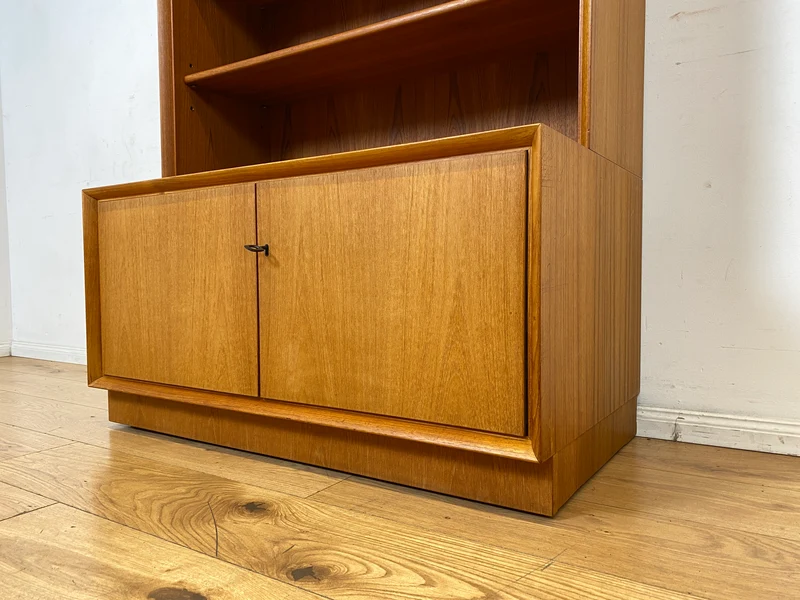 Schöner hoher modularer Vintage Bücherschrank von Strobeck in skandinavischem Stil I Teakholz I Regal Bücherregal Holzregal Kommode Danish Design Mid-Century Vintage Teak 70er I