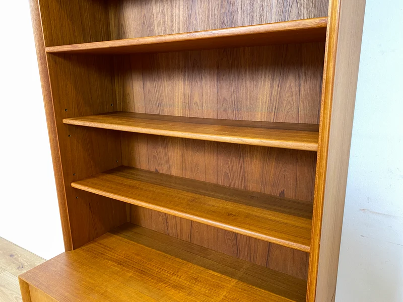Schöner hoher modularer Vintage Bücherschrank von Strobeck in skandinavischem Stil I Teakholz I Regal Bücherregal Holzregal Kommode Danish Design Mid-Century Vintage Teak 70er I
