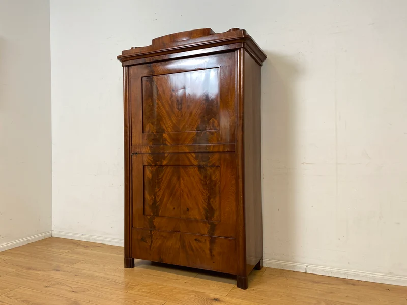 Hochwertiger handpolierter antiker Wäscheschrank in edlem Nussbaum I Biedermeier um 1850 I Schrank Kleiderschrank Highboard Bücherschrank Anrichte Flurschrank Vintage I