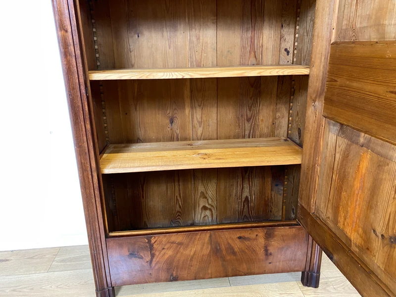Hochwertiger handpolierter antiker Wäscheschrank in edlem Nussbaum I Biedermeier um 1850 I Schrank Kleiderschrank Highboard Bücherschrank Anrichte Flurschrank Vintage I