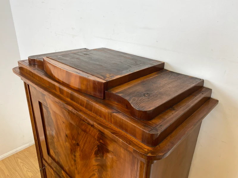 Hochwertiger handpolierter antiker Wäscheschrank in edlem Nussbaum I Biedermeier um 1850 I Schrank Kleiderschrank Highboard Bücherschrank Anrichte Flurschrank Vintage I