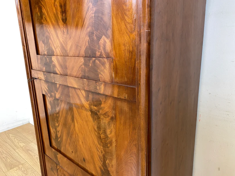 Hochwertiger handpolierter antiker Wäscheschrank in edlem Nussbaum I Biedermeier um 1850 I Schrank Kleiderschrank Highboard Bücherschrank Anrichte Flurschrank Vintage I