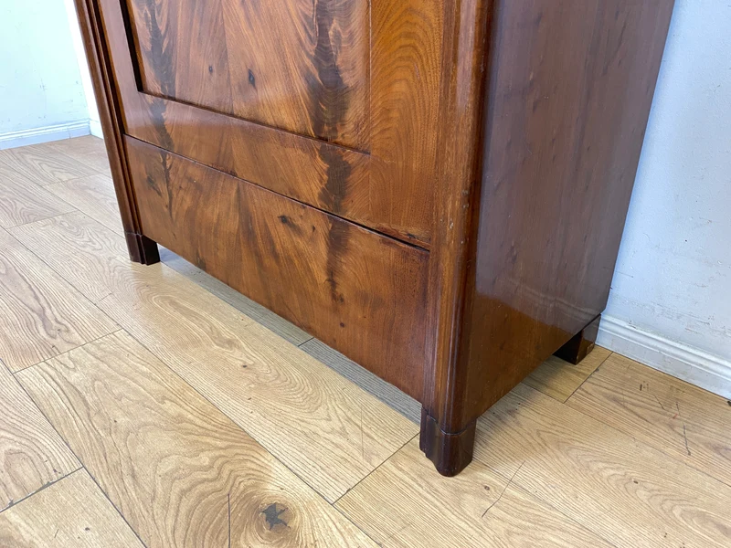 Hochwertiger handpolierter antiker Wäscheschrank in edlem Nussbaum I Biedermeier um 1850 I Schrank Kleiderschrank Highboard Bücherschrank Anrichte Flurschrank Vintage I