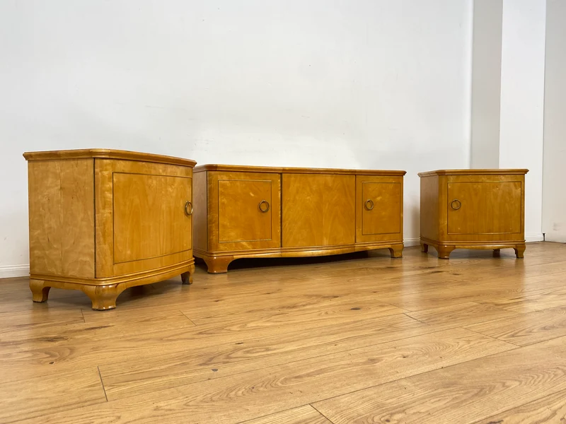 WMK I 1/2 Formschöner heller und großer Mid-Century Nachttisch aus vollem Holz mit Schubladen & abnehmbarer Glasauflage