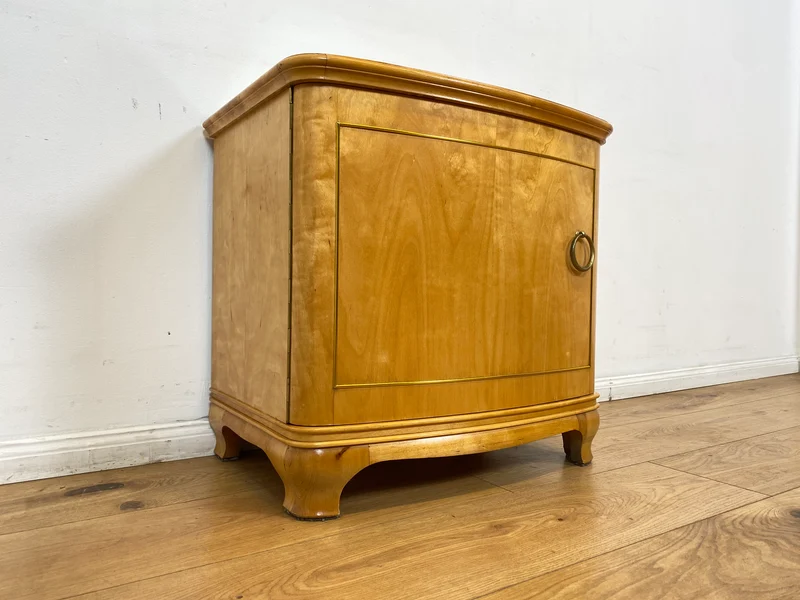WMK I 1/2 Formschöner heller und großer Mid-Century Nachttisch aus vollem Holz mit Schubladen & abnehmbarer Glasauflage
