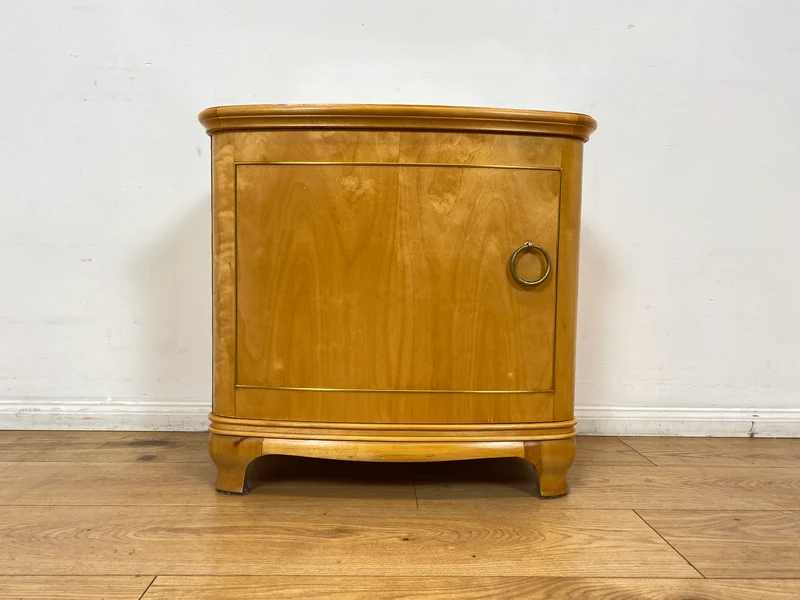 WMK I 1/2 Formschöner heller und großer Mid-Century Nachttisch aus vollem Holz mit Schubladen & abnehmbarer Glasauflage