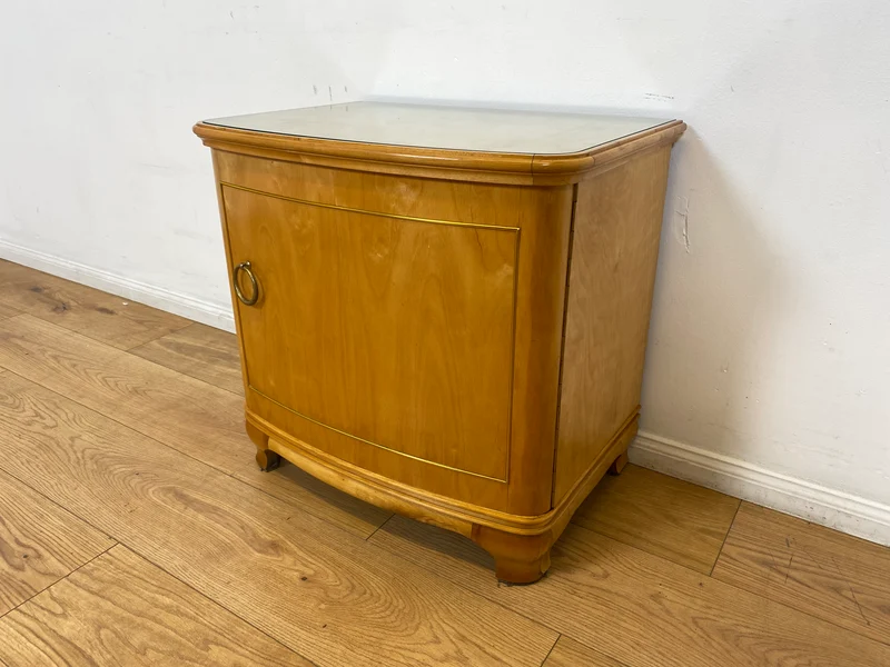 WMK I 1/2 Formschöner heller und großer Mid-Century Nachttisch aus vollem Holz mit Schubladen & abnehmbarer Glasauflage