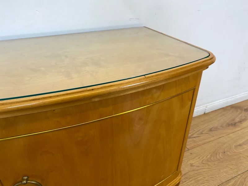 WMK I 1/2 Formschöner heller und großer Mid-Century Nachttisch aus vollem Holz mit Schubladen & abnehmbarer Glasauflage