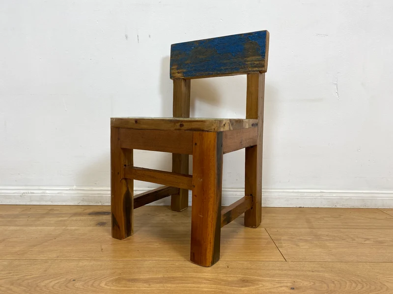 Boatwood by WMK I Einzigartiger & nachhaltiger bunter Kinderstuhl aus altem Bootsholz