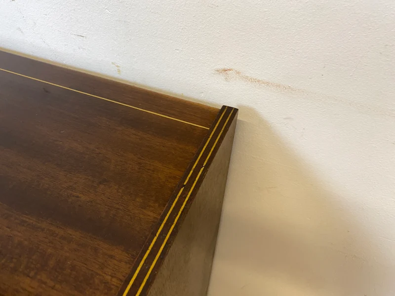 Formschöne dunkle 50er Jahre Barkommode mit Schiebetüren , Originalglas und Messingbeschlag I Bar Barschrank Vitrine Kommode Sideboard Rockabilly Mid-Century Vintage 60er I