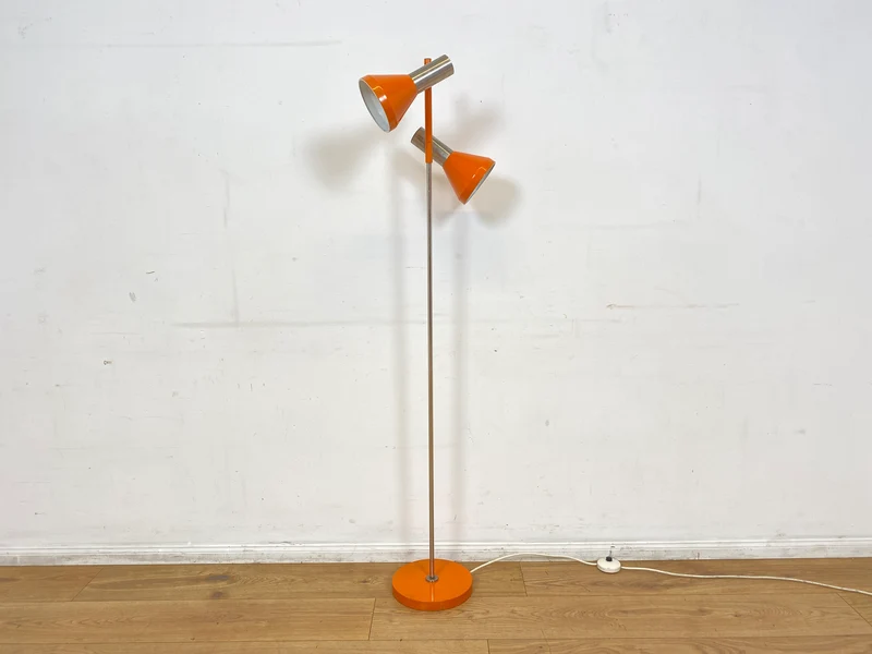 Kultige 70er Jahre Space Age Stehlampe in grandiosem Orange und Chrom mit zwei verstellb. Leuchten I Stehleuchte Lampe Leselampe Licht Pop Art Retro Vintage Mid-Century 60er I