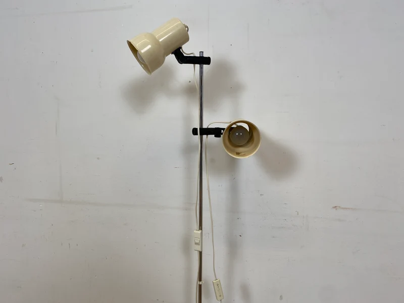 Skandinavische Space Age Stehlampe von Nordlux in Weiß mit zwei verstellbaren Leuchten I Stehleuchte Lampe Leselampe Licht Pop Art Retro Vintage Mid-Century 60er 70er I