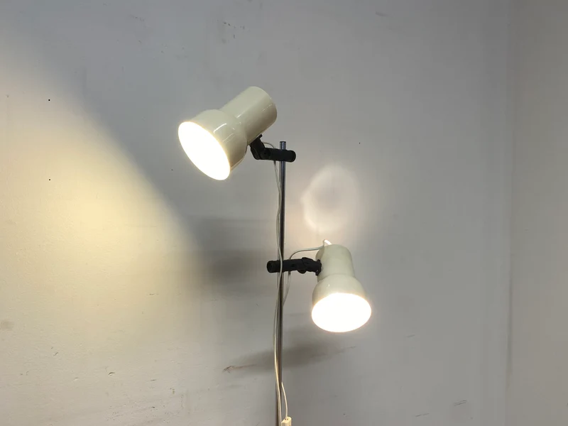 Skandinavische Space Age Stehlampe von Nordlux in Weiß mit zwei verstellbaren Leuchten I Stehleuchte Lampe Leselampe Licht Pop Art Retro Vintage Mid-Century 60er 70er I