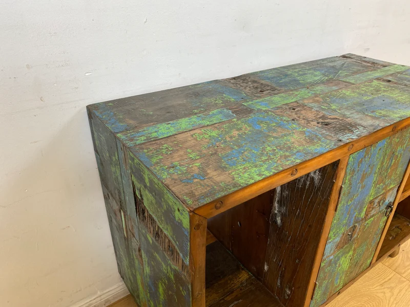 Boatwood by WMK I Sehr schöne offene Kommode handgefertigt aus altem Bootsholz in grüner Originalfarbe