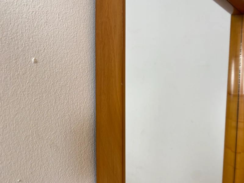 WMK I Minimalistischer großer 60er Jahre Spiegel mit formschönem Holzrahmen aus Kirschholz