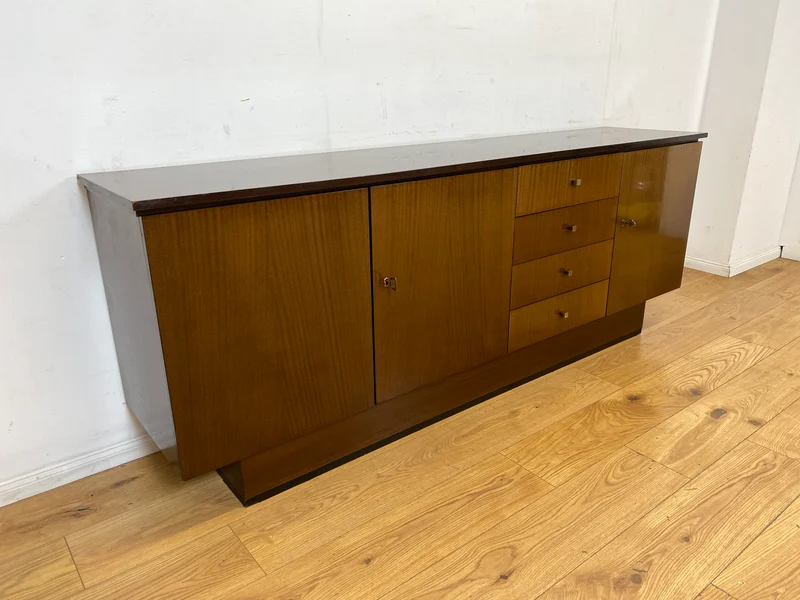 Stilvolles und sehr gut erhaltenes dunkles Vintage Sideboard mit Schubladen I Schrank Anrichte Lowboard Wäschekommode Fernsehkommode TV Board Mid-Century Retro 60er 70er I