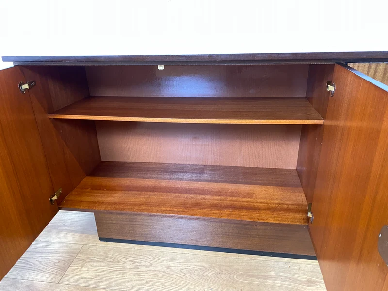 Stilvolles und sehr gut erhaltenes dunkles Vintage Sideboard mit Schubladen I Schrank Anrichte Lowboard Wäschekommode Fernsehkommode TV Board Mid-Century Retro 60er 70er I