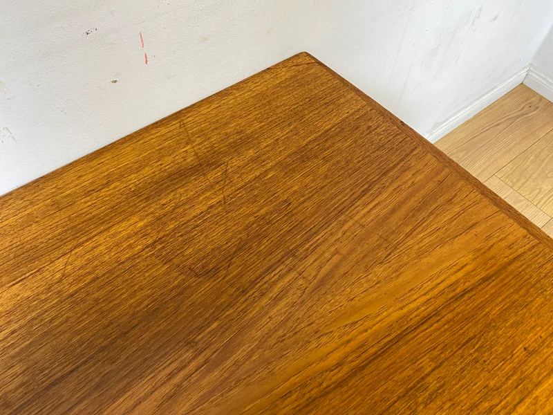 WMK I Stilvoller großer ausziehbarer skandinavischer Wohnzimmertisch in Teakholz I Salontisch Couchtisch Holztisch Coffee Tabele Danish Design Mid-Century Vintage 70er I Berlin Dortmund Braunschweig
