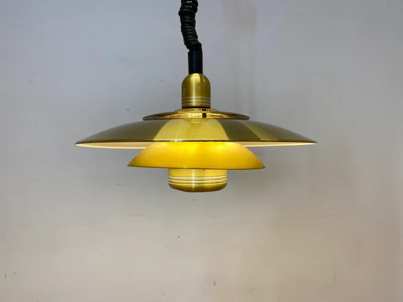 WMK I Stilvolle höhenverstellbare skandinavische Space Age Designer Pendelleuchte von Kurt Wiborg für Jeka