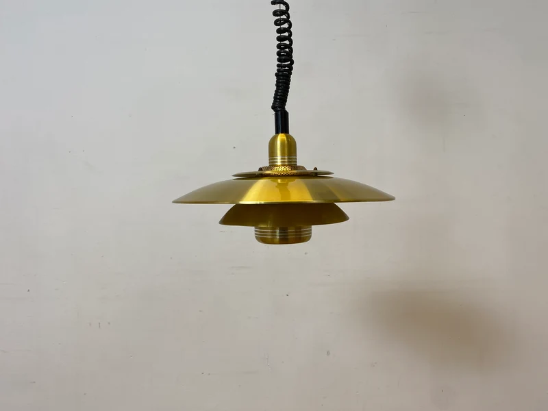 WMK I Stilvolle höhenverstellbare skandinavische Space Age Designer Pendelleuchte von Kurt Wiborg für Jeka