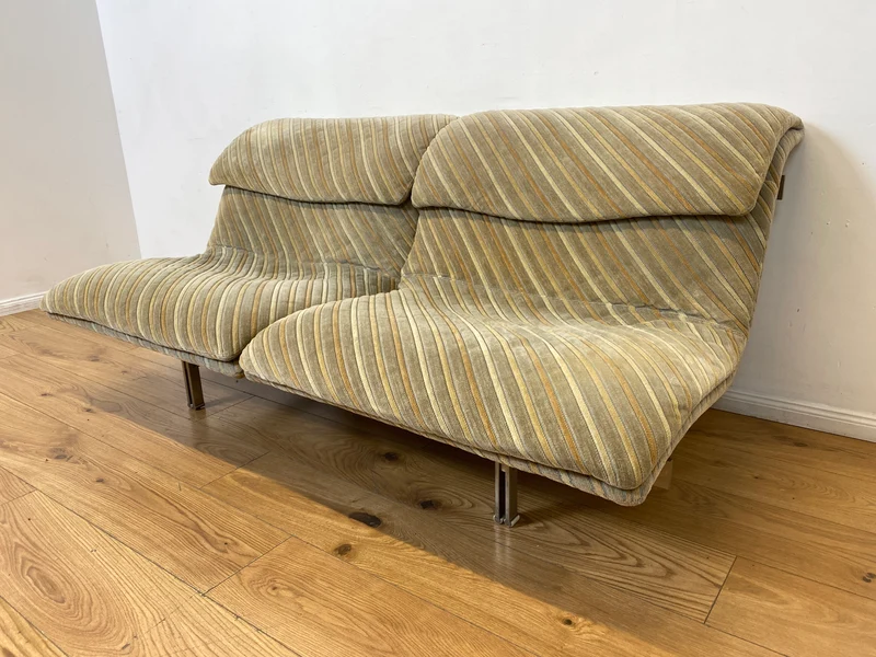 WMK I Ikonisches 70er Jahre Wave Sofa von Giovanni Offredi für Saporiti Italia auf Chrom Gestell und in Originalbezug