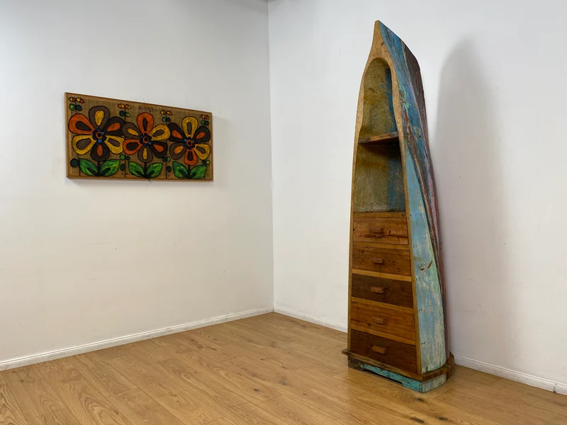 Boatwood by WMK # Einzigartiger Bücherschrank aus echtem Einbaum I ein handgefertigtes Unikat in Originalfarben