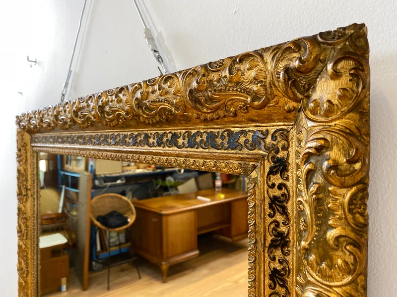 WMK I Wunderschöner antiker Spiegel mit prunkvollem Goldrahmen aus Holz & Gibs mit Akanthusornament, um 1900