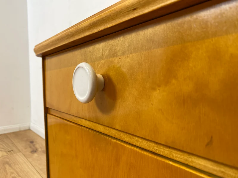 Freundlicher heller Mid-Century Nachttisch mit Schublade und Glasauflage I Vollholz furniert I Nachtkommode Nachtschrank Nachtschränkchen Kommode 60er Vintage I