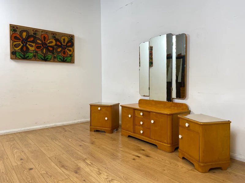 Freundlicher heller Mid-Century Nachttisch mit Schublade und Glasauflage I Vollholz furniert I Nachtkommode Nachtschrank Nachtschränkchen Kommode 60er Vintage I