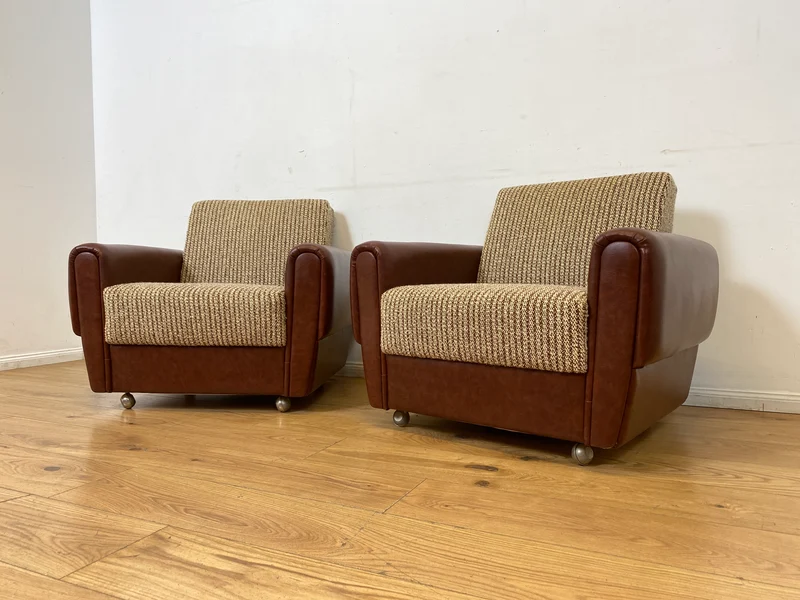 Kultiger Retro Sessel auf Rollen in beigem Wollbezug und Kunstleder Verkleidung I Clubsessel Lesesessel Ledersessel Sitzgarnitur Polstergarnitur Mid-Century 60er 70er I