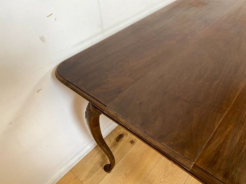Eleganter ausziehbarer 50er Jahre Chippendale Esstisch mit handverzierten Cabriole Tischbeinen