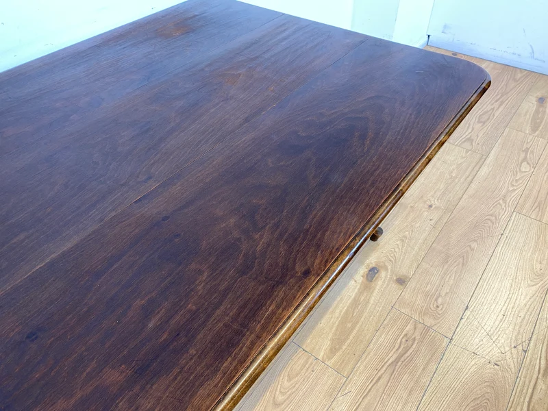 Eleganter ausziehbarer 50er Jahre Chippendale Esstisch mit handverzierten Cabriole Tischbeinen